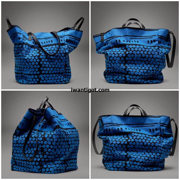 Canvas Vachette Bolle Print Handbags by Bottega Veneta