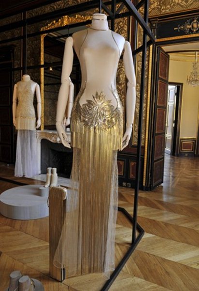 Givenchy Haute Couture Fall Winter 2011 - 2012